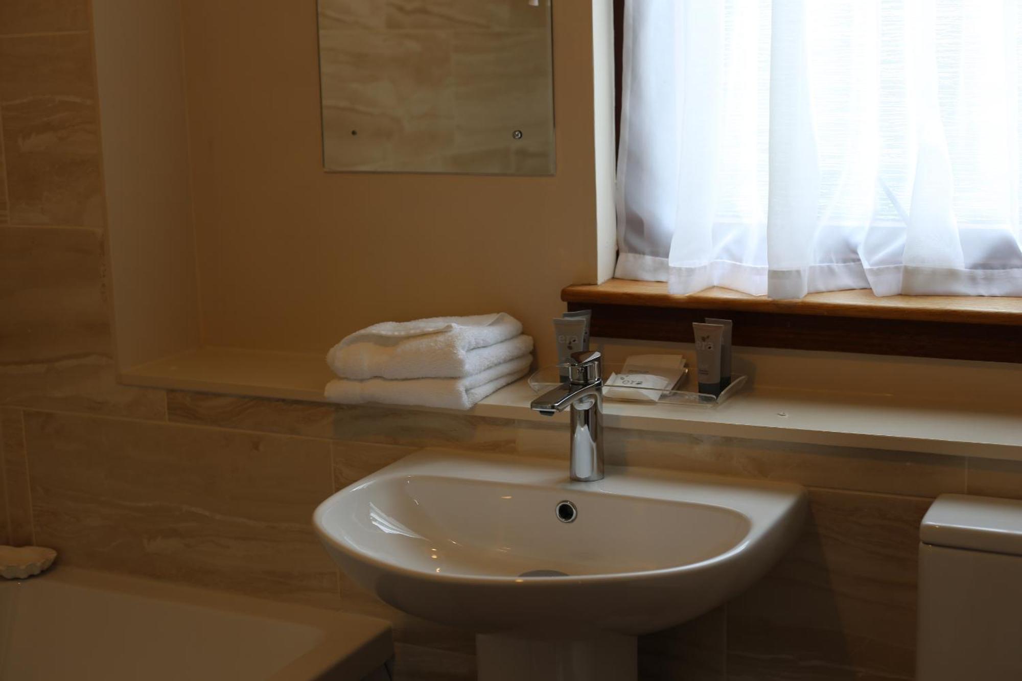 Pitlochry Dundarach Hotel חדר תמונה